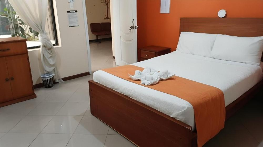 Hotel Miraflores Ibarra Exteriör bild
